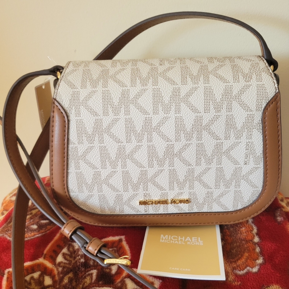 Michael kors Crossbody NWT.